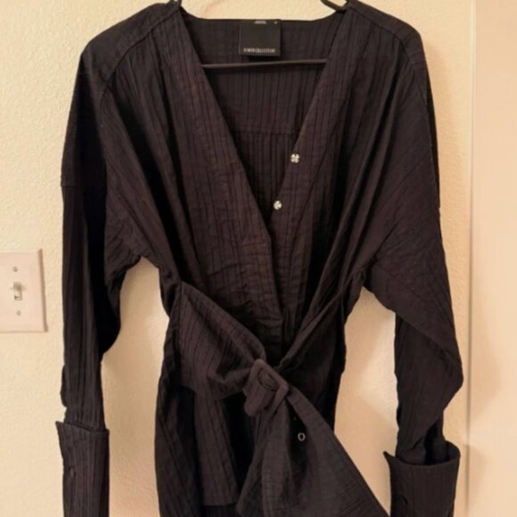 C/MEO Collective Black Textured V-Neck Blouse - Picture 2 of 12